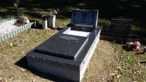 headstones and gravestones