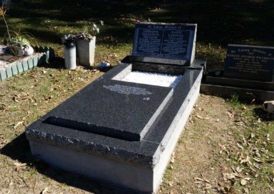 headstones and gravestones