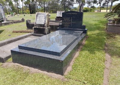 headstones and gravestones